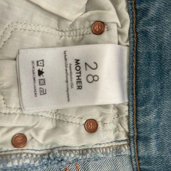 Mother The Insider Crop Step Fray in Fresh Catch Size 28- High Rise
Bootcut - Picture 16 of 16